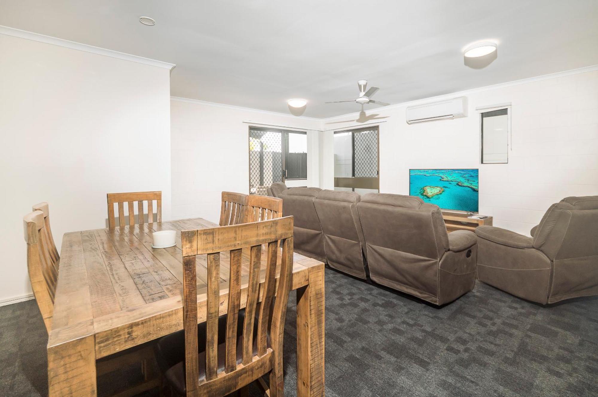 Reef Gateway Hotel Airlie Beach Exterior photo